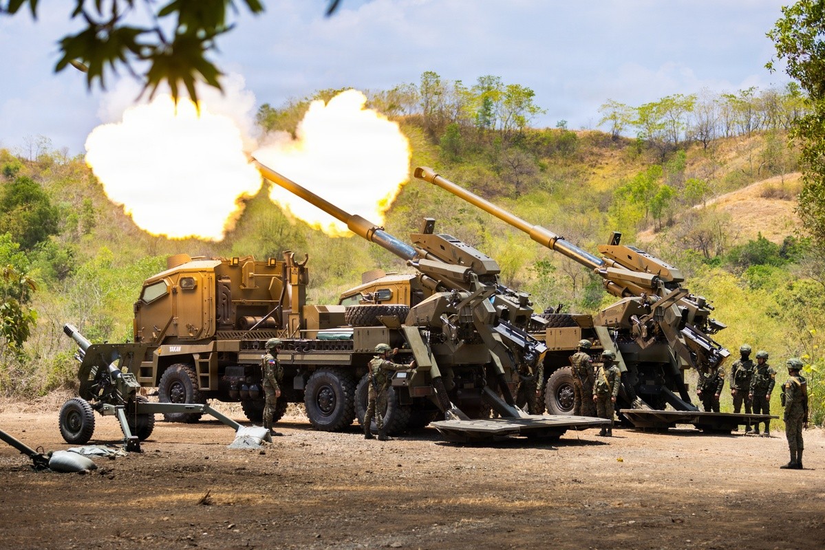 U.S. Army mortar team fires during a live fire training exercise